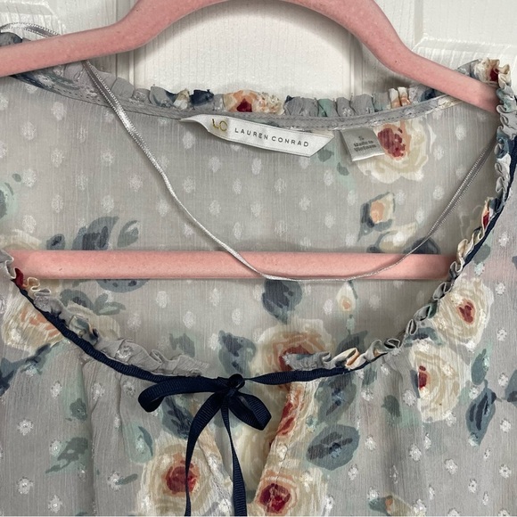 ⭐️(S) Lauren Conrad blue floral blouse - Picture 4 of 4